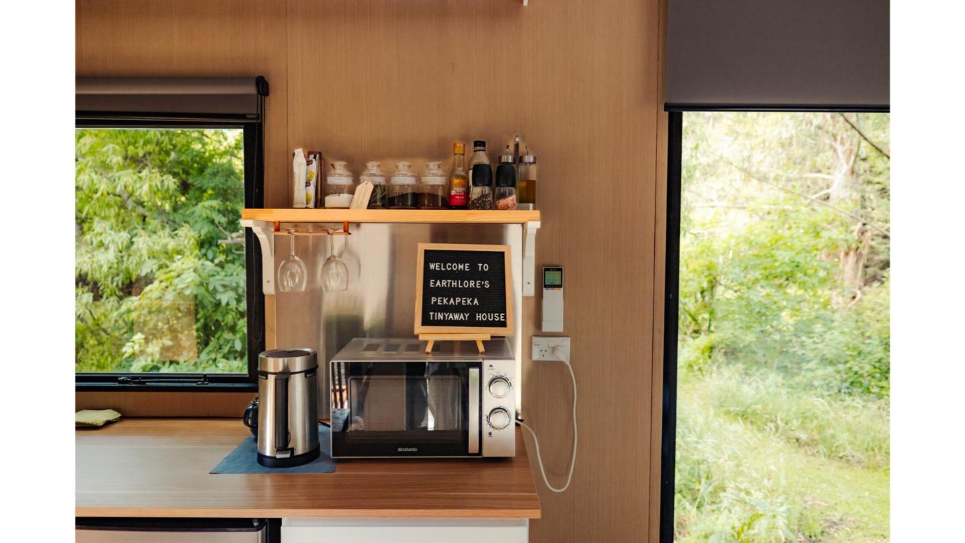 Pekapeka Tiny House By Tiny Away Villa Owaka Exterior photo